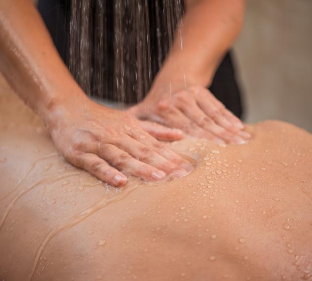 Massage sous affusion